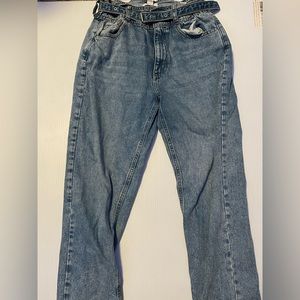 Women’s Denim Jeans With Belt
